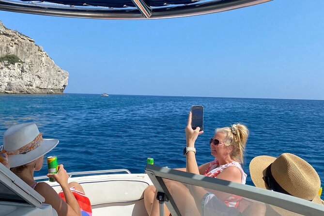 2-Hour the Beauties of Rhodes Island Private Guided Boat Tour - Who this private boat tour suits best