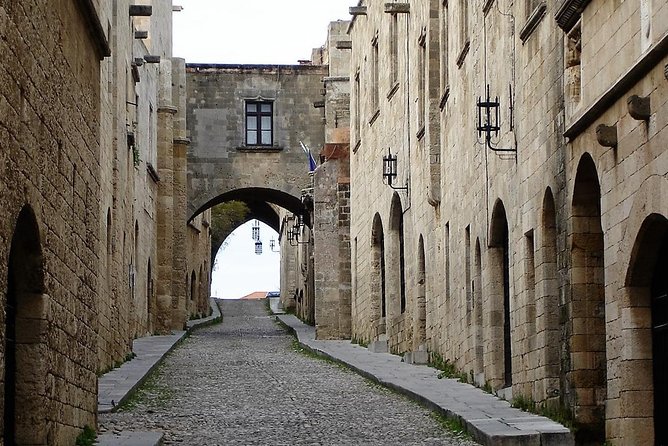Best Of Lindos & Rhodes - Guided Private Tour - Half Day - Groups Up 19 People - Lindos village alleys: where you can slow down or speed up