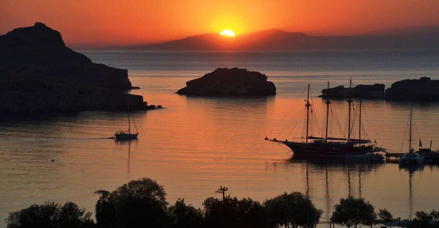 From Rhodes City: Evening Bus Trip To Lindos - Getting picked up in Rhodes City (and what to watch for at the bus)