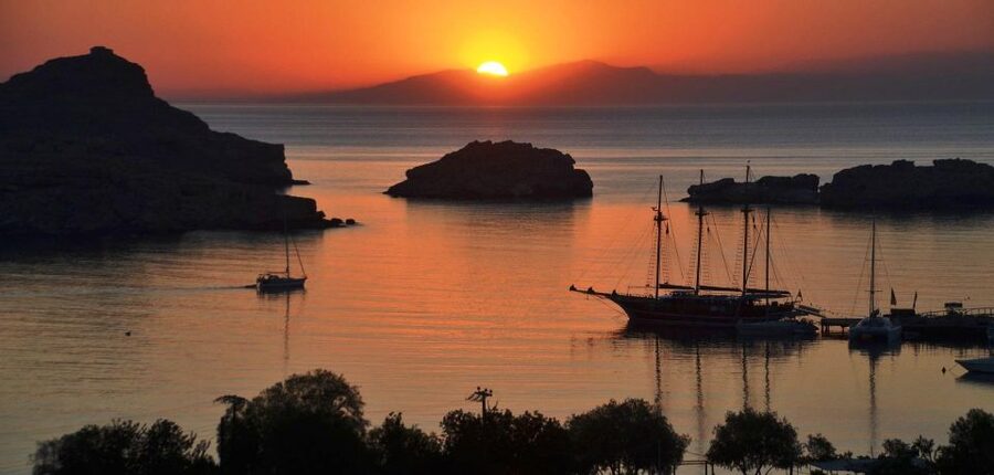From Rhodes City: Evening Bus Trip To Lindos - Who this Lindos evening bus trip suits best