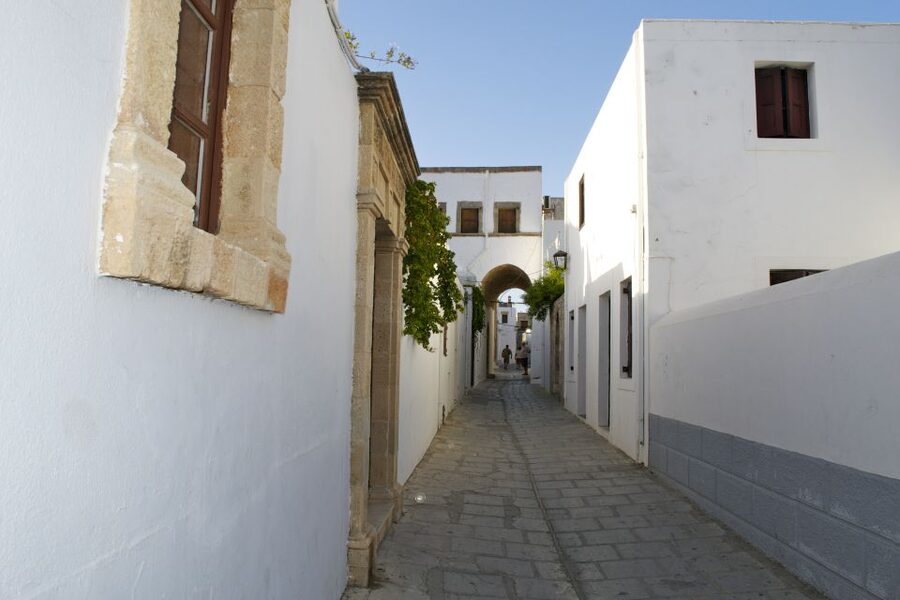 From Rhodes: Lindos Village and Acropolis Guided Tour - Coast-first Rhodes experience: why the bus ride matters