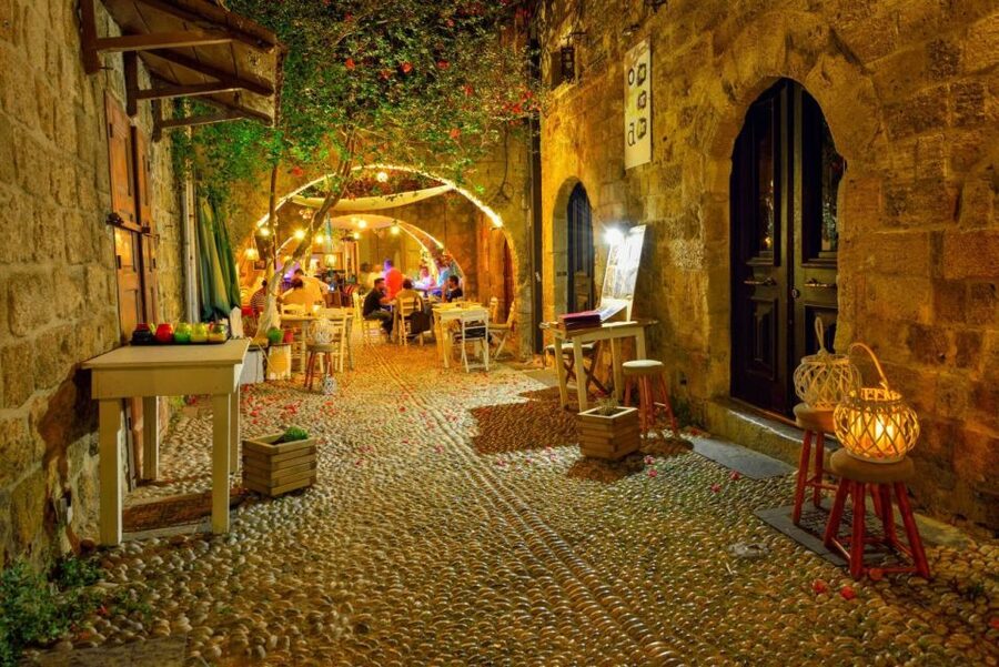 Night Rhodes: old town Gastro e-bike tour with drink & meze - Mandraki windmills and the Colossus photo stops