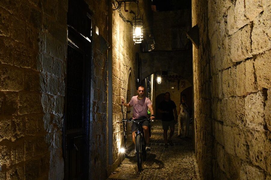 Night Rhodes: old town Gastro e-bike tour with drink & meze - Who should book this Night Rhodes tour?