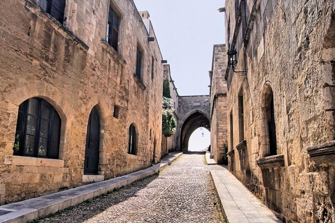 Private Tour in The Jewish Quarter & Grand Master's Palace - What you’ll miss if you do this on your own