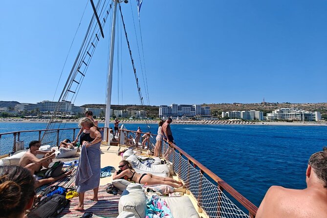 Rhodes Cruise - Fun in the Sun - Ladiko Beach and Fun Island: the long stop with floating play