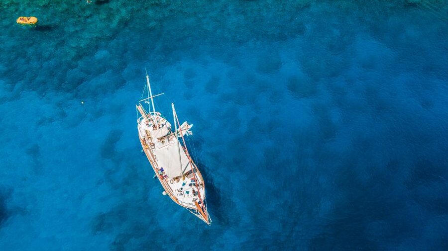 Rhodes: Cruise with 3 Stops, Lunch and Unlimited Drinks - Timing and route: Mandraki to Anthony Quinn, Afandou, and Kallithea