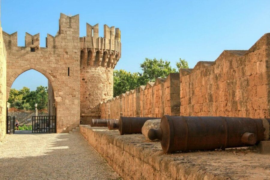 Rhodes: Guided Rhodes City By Night with Live Music & Dinner - Rhodian Deer, Temple of Apollo, and Monte Smith: The Panoramas You’ll Remember