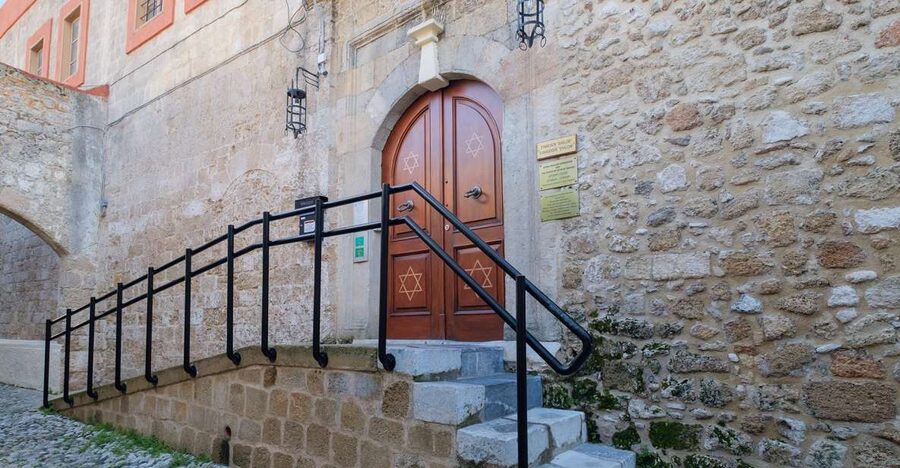 Rhodes: Jewish Quarter and Synagogue Guided Tour with Ticket - Practical Tips for Enjoying the Walk Through Rhodes Old Town