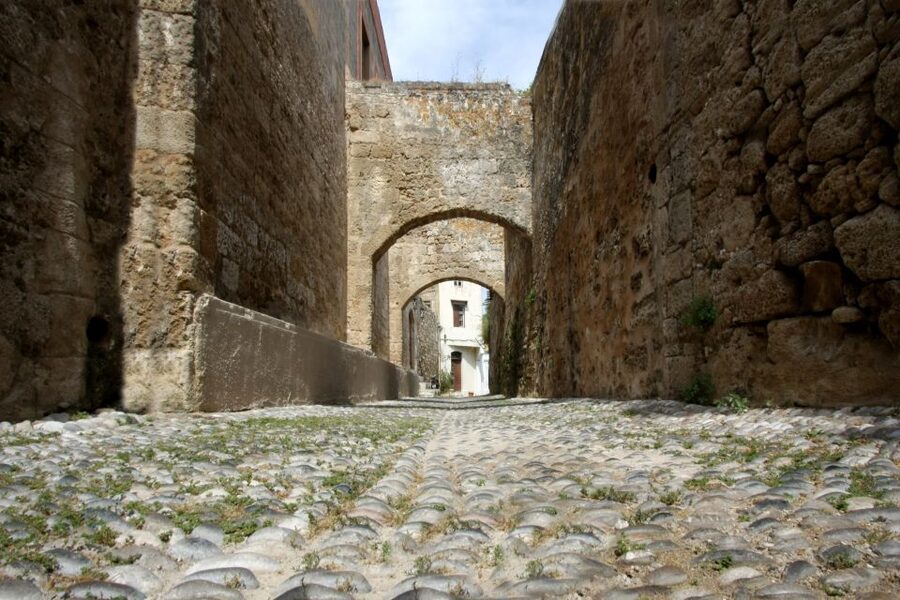 Rhodes: Palace of Grand Master Ticket & Rhodes SG audio tour - Getting inside: what your visit feels like once you start moving