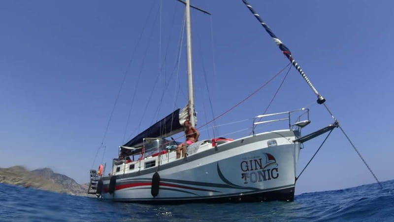 Sailing tour around Lindos with food and drinks - Lunch on Board: Greek Food That Actually Refills You