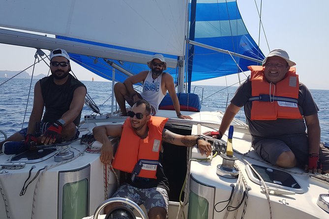 Single day Sail boat cruise with swimming, snorkeling, drinks and lunch - Included on board: lunch, drinks, and the snorkeling setup
