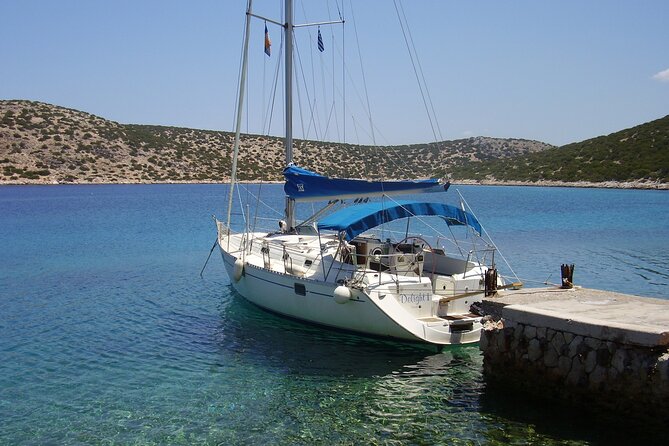 Single day Sail boat cruise with swimming, snorkeling, drinks and lunch - Drinks and the relaxed pace: how to plan your day in the sun