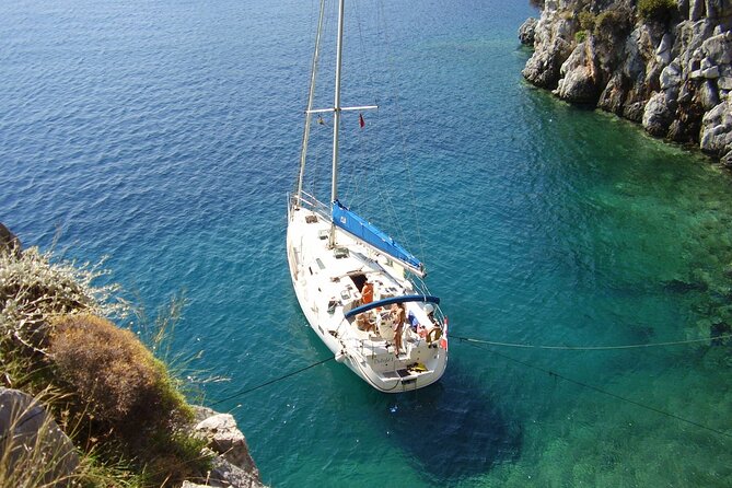 Single day Sail boat cruise with swimming, snorkeling, drinks and lunch - Price and value: is $116.11 per person worth it?