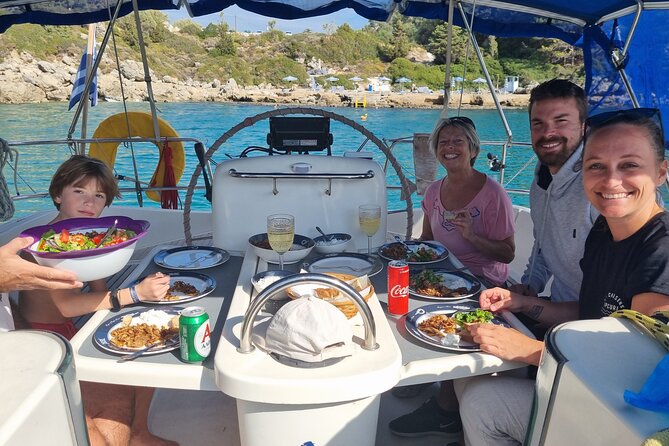 Single day Sail boat cruise with swimming, snorkeling, drinks and lunch - Swimming and snorkeling stops: how to make the most of them